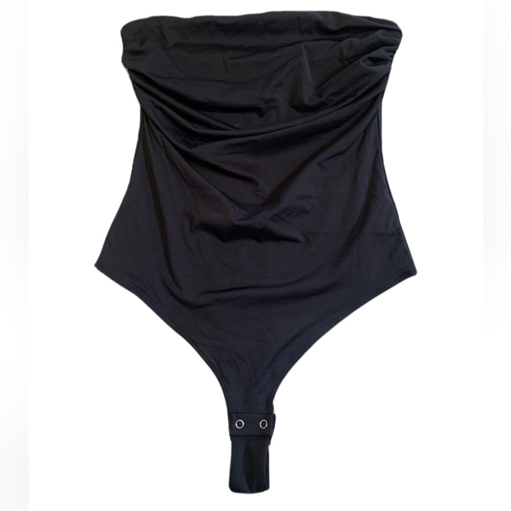 💜 REORIA Black Strapless Ruched Bodysuit Size M